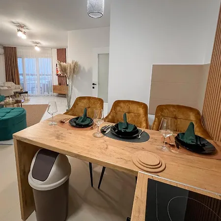 Apartment Royal 1 *