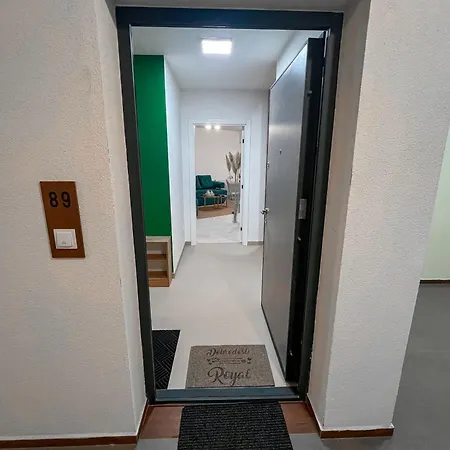 Apartment Royal 1 *